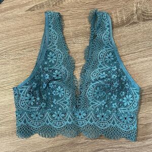 Victoria’s Secret Lace Bralette | NWOT | Size Small